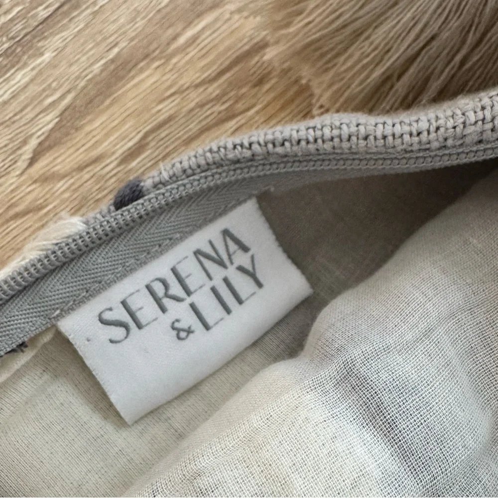 Serena & Lily Addie 100% Linen Stripe Tassel Smoke Grey Pillow Cover 22 x 22‎